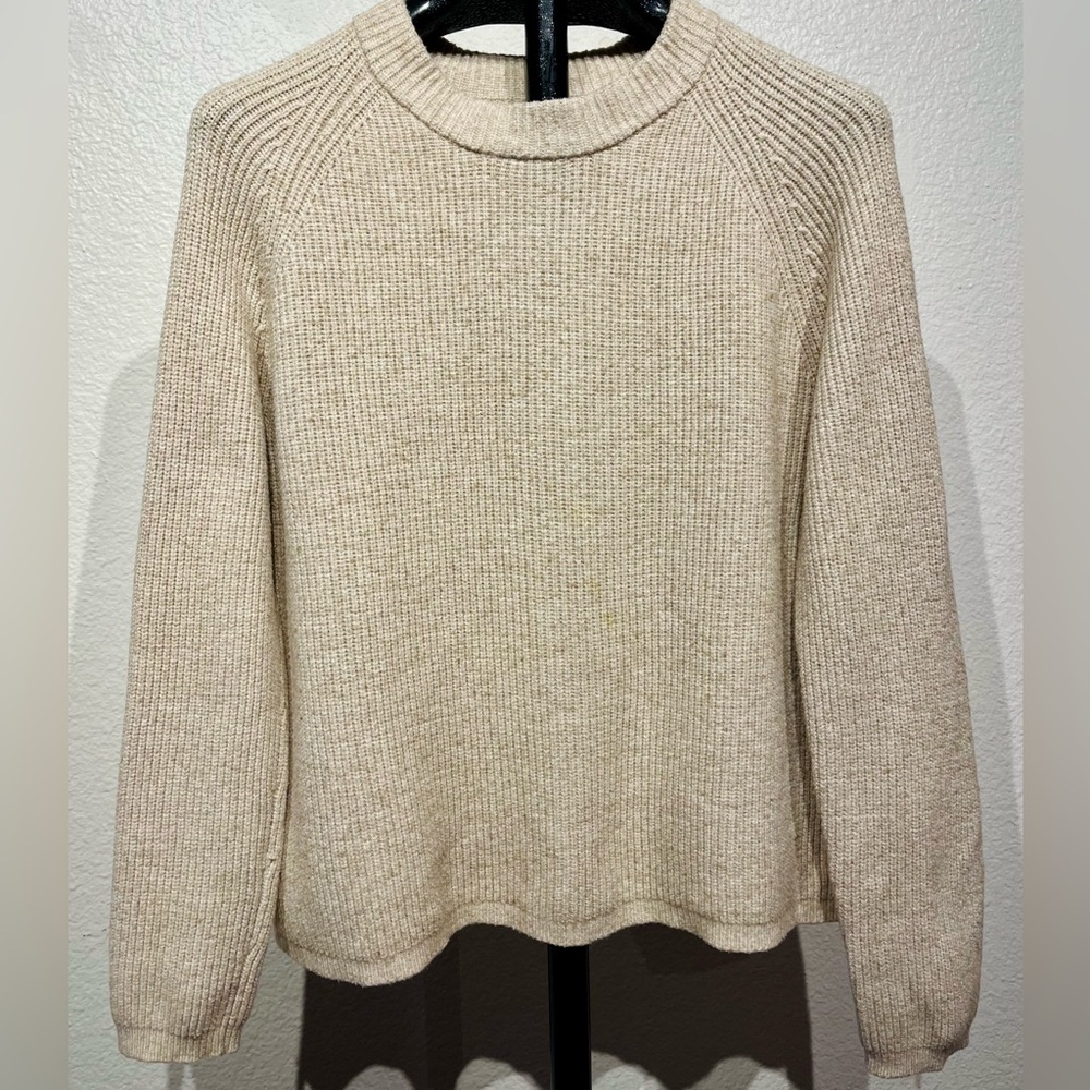 Tahari Beige Long Sleeve Round Neck Ribbed Knit Sweater - Size XS (Women’s)